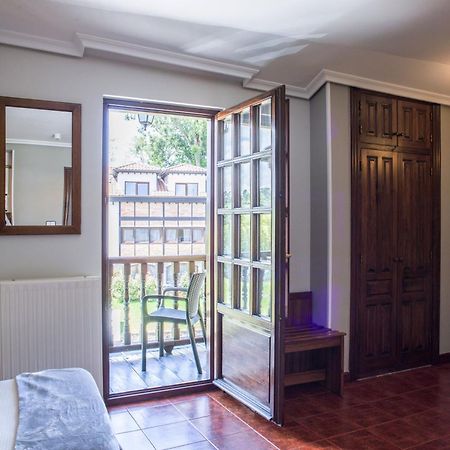 Apartamentos Capriccio Santillana del Mar Exterior photo
